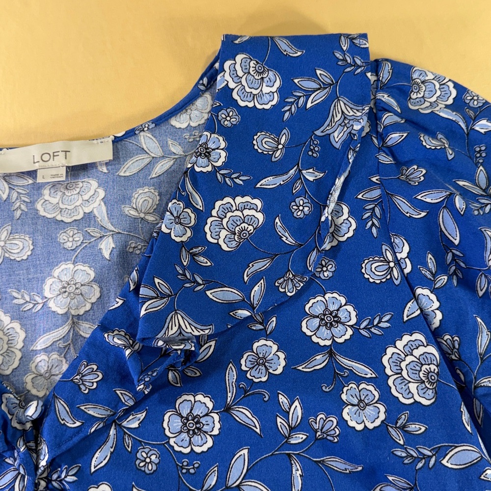 Loft women’s blouse size, large V-neck with ruffles button down front - Picture 3 of 9